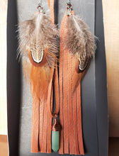 Load image into Gallery viewer, Leather, feathers & Adventurine jewelry set