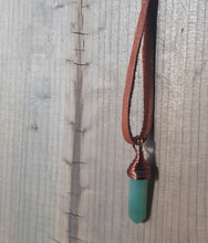 Load image into Gallery viewer, Leather, feathers & Adventurine jewelry set